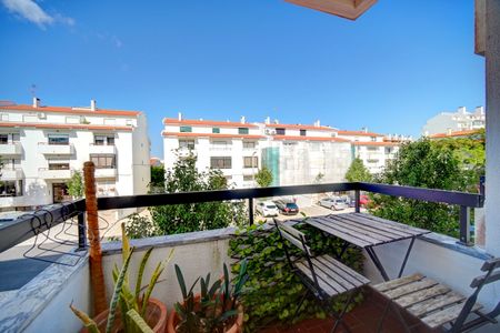 Apartamento T3 Luminoso com Garagem e Arrecadação em Cascais - Foto 2