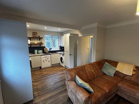 Grove Road, SM1 2AF - Photo 5