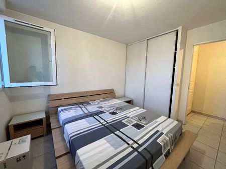 Location Appartement 2 pièces 49m² LA SEYNE SUR MER 83500 - Photo 4