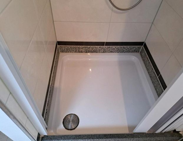 €500.- K.M+ € 150.- N K. 1Person mit Arbeitsvertrag - Foto 1