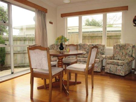 Easy-Care Standalone Home. - Photo 3