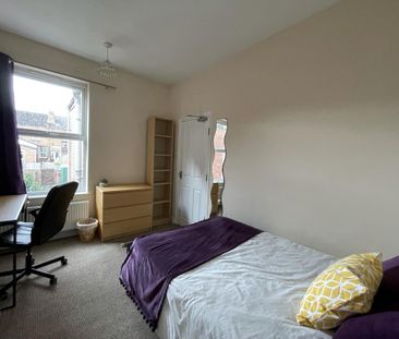 4 bedroom terraced house to rent - Photo 5
