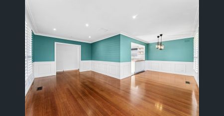 Beautifully Renovated Home with Exceptional Entertaining Spaces - Photo 5