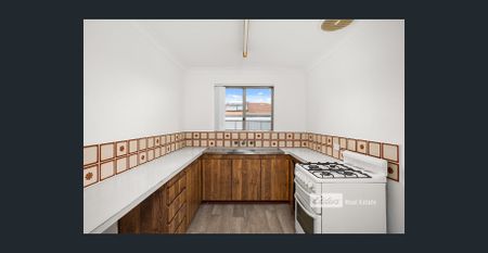 LOW MAINTENANCE 2X1 - Photo 3