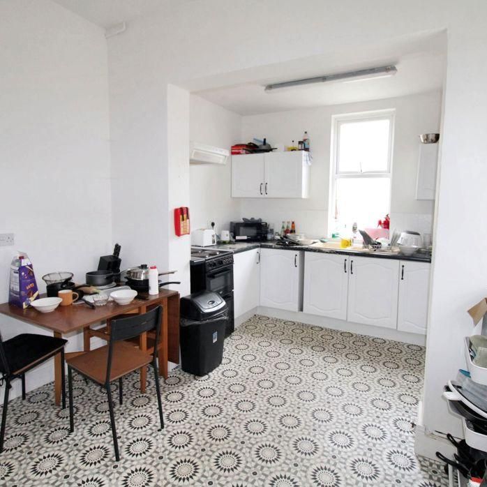 1 bed room to rent in NE6 - Photo 1