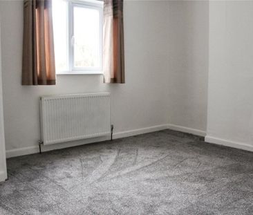 4 bedroom terraced house to rent - Photo 4