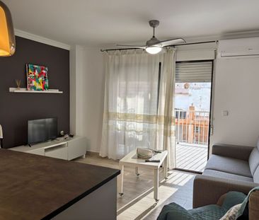 Alquiler de piso en Calle Azorín - Photo 1