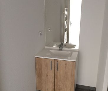 Location Appartement 2 pièces 39m² ROYAN 17200 - Photo 3