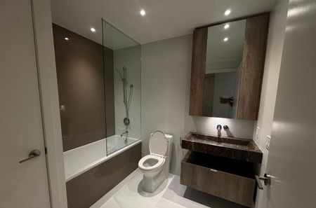 For Lease - 11 Yorkville Avenue Unit# 3409, Toronto, Ontario - Photo 2