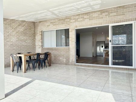 Spacious 3-Bedroom Modern Unit - Riverside Estate, Old Bar - Photo 3