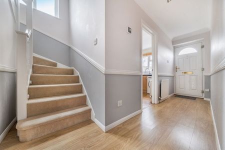 Pegasus Close, Haslemere, Surrey, GU27 - Photo 3