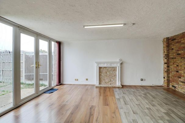 3 bedroom terraced house to rent - Photo 1