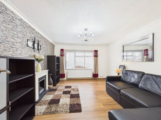 Whitley Close, Stanwell, Staines-upon-Thames,TW19 - Photo 1