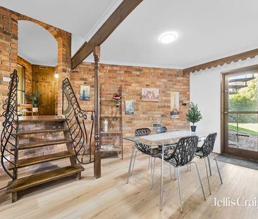 An Iconic, Architect-Designed Showpiece in a Premier Position - Photo 4