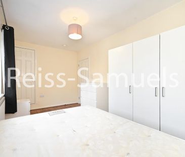 4 bedroom end of terrace house to rent - Photo 5