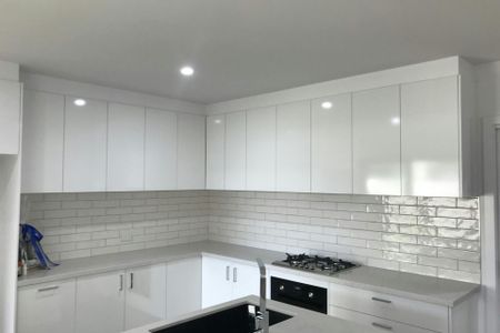 8 ROSELLA PLACE - Photo 2