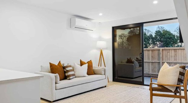 New build two bedroom town house Redwood - Photo 1