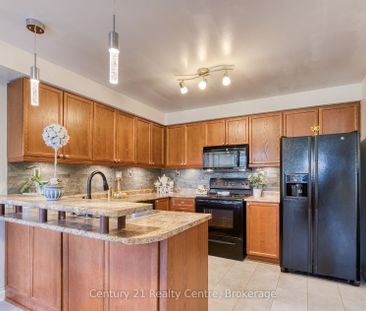 For Lease - 45 Hatch Street, Whitby, Ontario - Photo 4