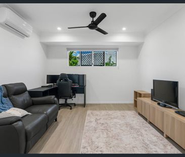 🌟 Modern, Secure & Spacious – Solar Smart Living in Bentley Park! - Photo 1