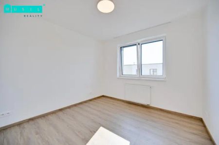 Pronájem novostavby 2+kk na ulici Tř. Jiřího Pelikána - Photo 3