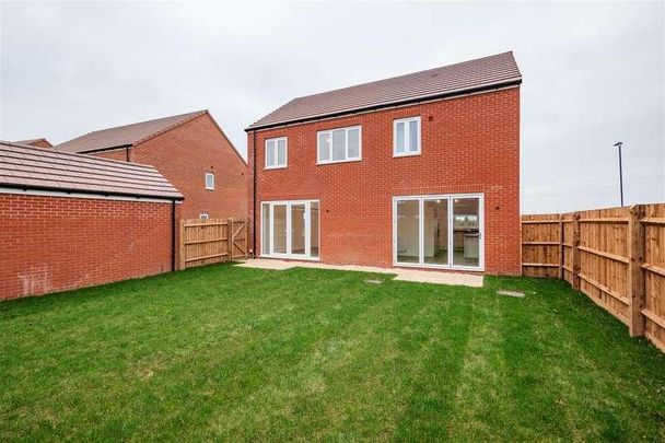 Hunts Grove, Hardwick, Gloucester, GL2 - Photo 1