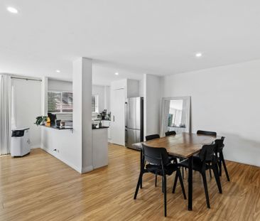 Stylish Beachside Apartment - Photo 4