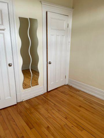 Rue St-Denis, H2P 2G8, Montréal - Photo 2