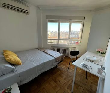 Calle de la Infanta Mercedes, Madrid, Community of Madrid 28020 - Photo 4