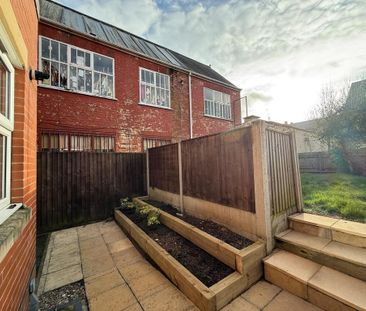 3 bedroom semi-detached house to rent - Photo 6