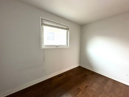 For Lease - 684 Cape Avenue, Burlington, Ontario - Photo 5