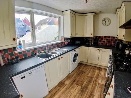 Hessary View, Saltash, PL12 - Photo 3