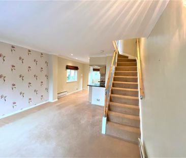 2 bedroom semi-detached house to rent - Photo 2