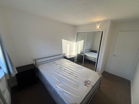 1 bedroom ground floor flat to rent - Photo 2