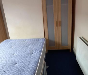 3 bedroom terraced house to rent - Photo 6