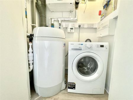 2 bedroom apartment to rent - Photo 3