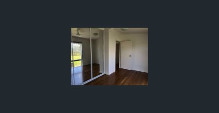 Country Farmhouse Charm - Photo 3