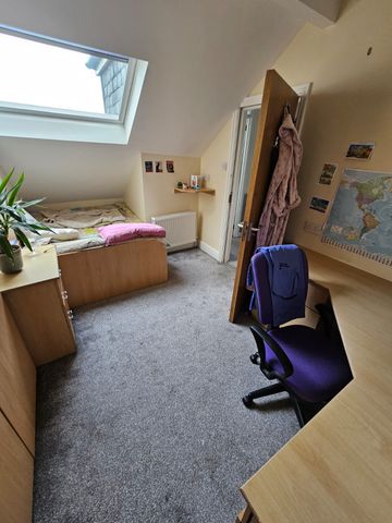 5 Bed - 10 Walmsley Road, Hyde Park, Leeds - LS6 1NG - Student - Photo 3