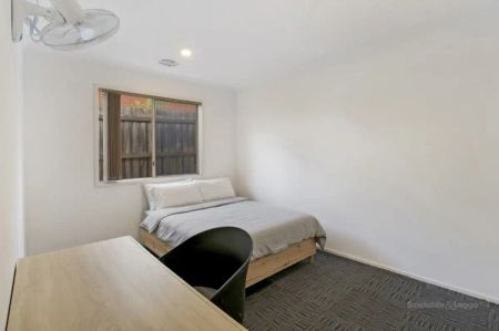 “3 ROOMS FOR RENT! LARGE MODERN ROOMS” - Photo 4