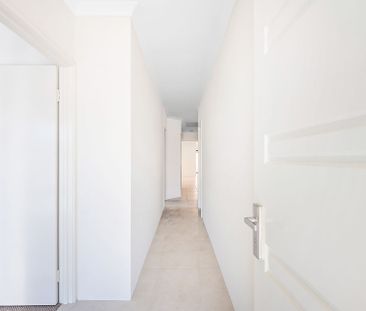 Super Fresh and near New 4x2x2 &ast;&ast; Open 17&sol;04&sol;25 4pm... - Photo 1
