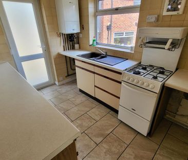 3 bedroom semi-detached house to rent - Photo 3