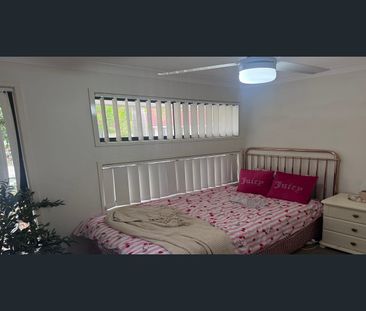 Superb, popular location and family home - Photo 5