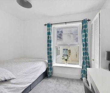 4 bedroom terraced house to rent - Photo 4