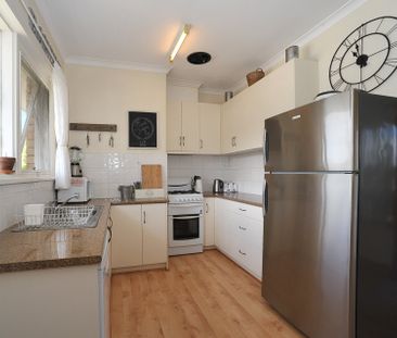 Beautiful Two bedroom Apartment! - Photo 4
