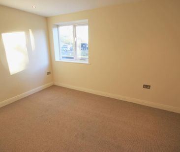 2 bedroom ground floor flat to rent - Photo 5