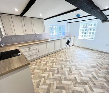 3 bedroom semi-detached house to rent - Photo 2