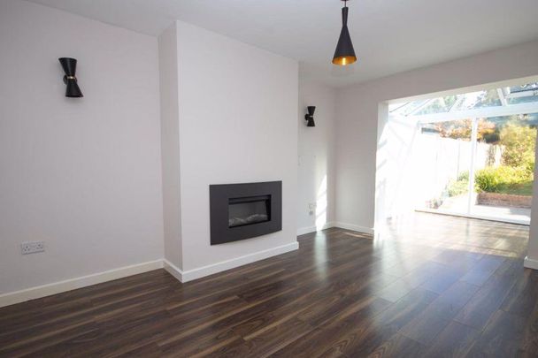 4 bedroom semi-detached bungalow to rent - Photo 1