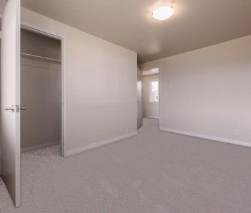 Garden Court — 3 Bedroom - Photo 2