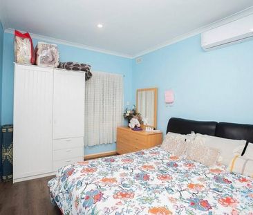 Family Living with Space, Style & Convenience - Photo 3