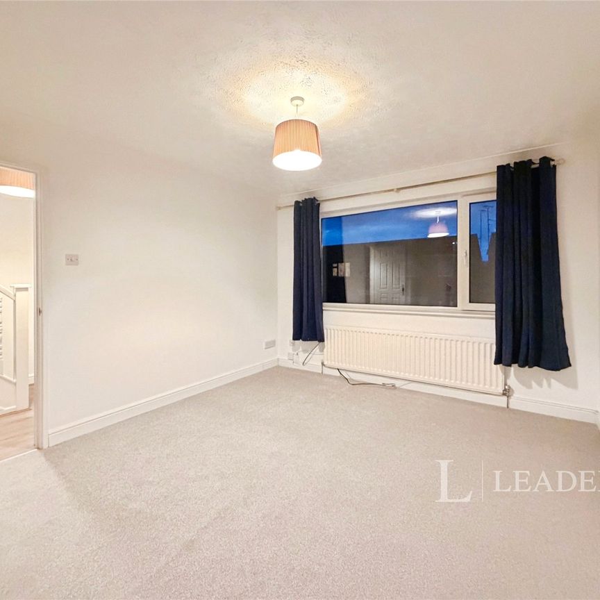 3 bedroom house to rent Redfern Avenue, Kenilworth, Warwickshire, CV8 - Photo 1