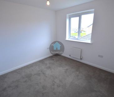 4 bedroom detached house to rent - Photo 2